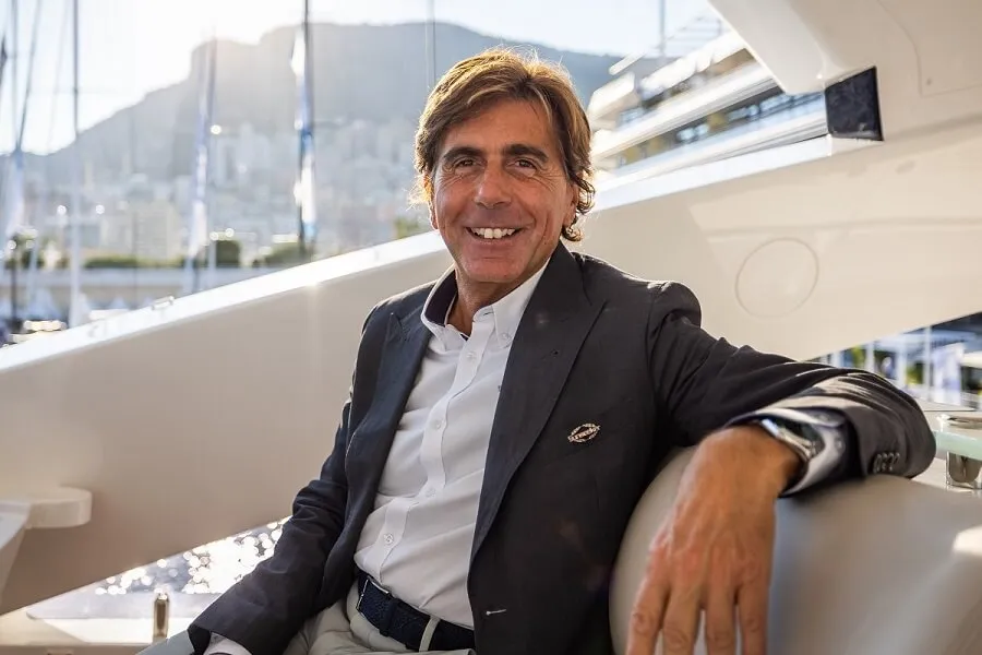 Captain Miguel Hernández - Fundador y Director General