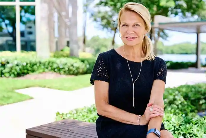 Elena Martínez - Directora de Operaciones